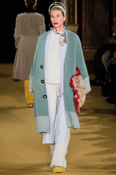 Look 8